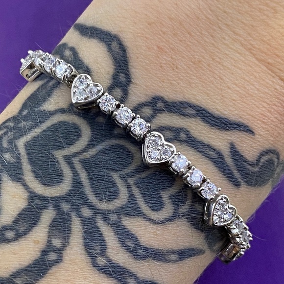 💛 Chic Sterling Silver CZ Heart Tennis Bracelet - Picture 5 of 7